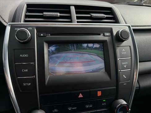 Used 2017 Toyota Camry LE image 19