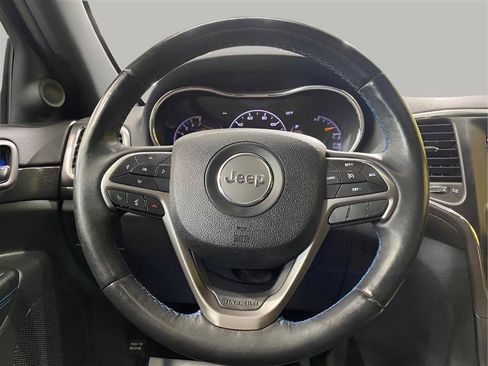 Used 2018 Jeep Grand Cherokee Laredo AWD/4WD image 16