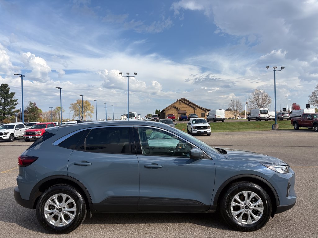 Used 2023 Ford Escape Active w/ Tech Pack #2 AWD/4WD image 6