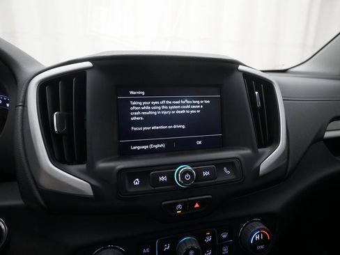 Used 2023 GMC Terrain SLE w/ Driver Convenience Package image 6