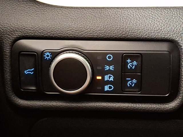 Used 2023 Ford Explorer XLT w/ Class IV Trailer Tow Package AWD/4WD image 25