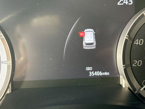 Used 2023 Toyota Highlander XLE AWD/4WD image 13