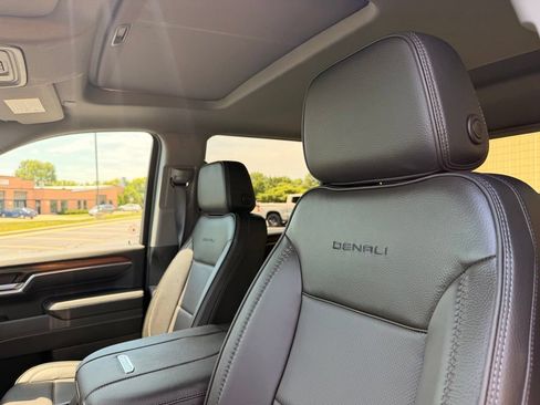 Used 2025 GMC Sierra 2500 Denali w/ Technology Package AWD/4WD image 29