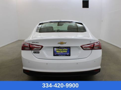 Used 2024 Chevrolet Malibu LT image 3