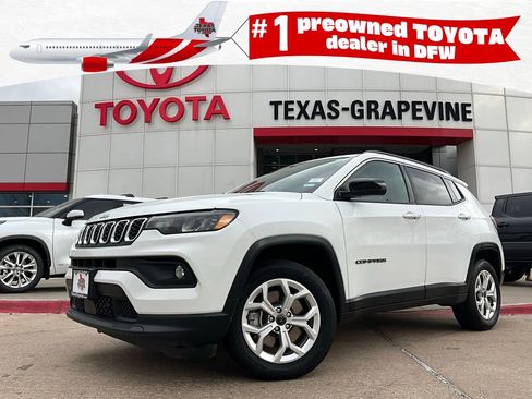 Used 2025 Jeep Compass Latitude image 1