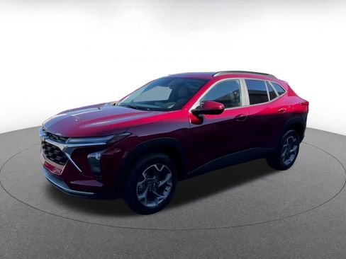 Used 2025 Chevrolet Trax LT image 7