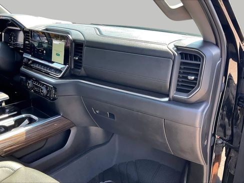 Used 2025 Chevrolet Silverado 1500 RST w/ Redline Edition AWD/4WD image 19
