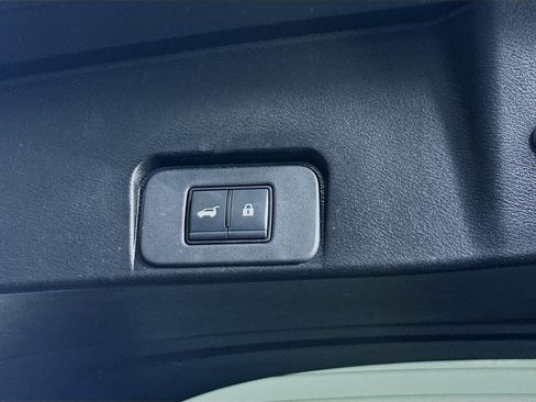 Used 2023 Nissan Rogue SL image 29