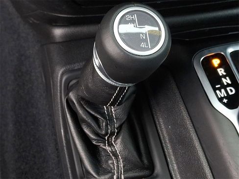 Used 2022 Jeep Gladiator Overland w/ Popular Equipment Package image 23