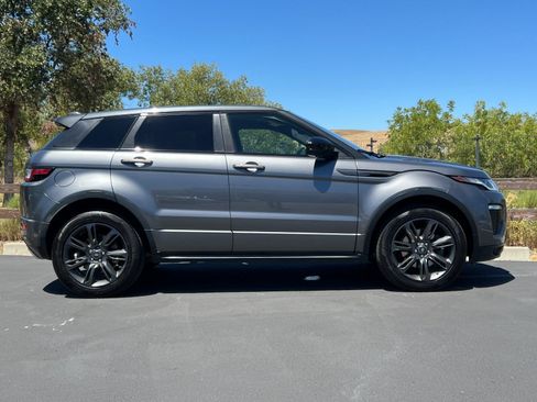 Used 2018 Land Rover Range Rover Evoque Landmark Edition AWD/4WD image 7