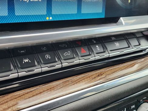 Used 2023 Chevrolet Silverado 1500 LT image 23