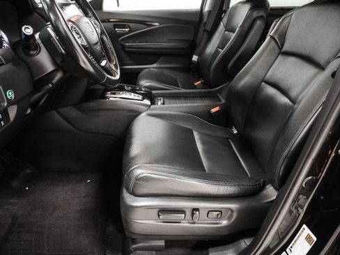 Used 2016 Honda Pilot Touring image 11