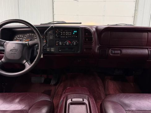 Used 1999 Chevrolet Suburban 4WD w/ Preferred Equipment Group 3 image 13