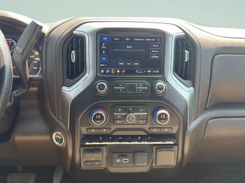 Used 2021 Chevrolet Silverado 1500 LT w/ Z71 Off-Road Package AWD/4WD image 11
