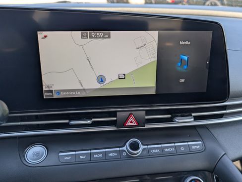Used 2022 Hyundai Elantra Limited w/ Cargo Package FWD image 16