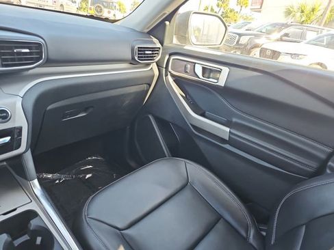 Used 2023 Ford Explorer XLT w/ Equipment Group 202A image 11