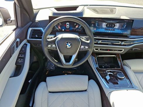 Certified 2025 BMW X5 xDrive40i w/ Parking Assistance Package image 11