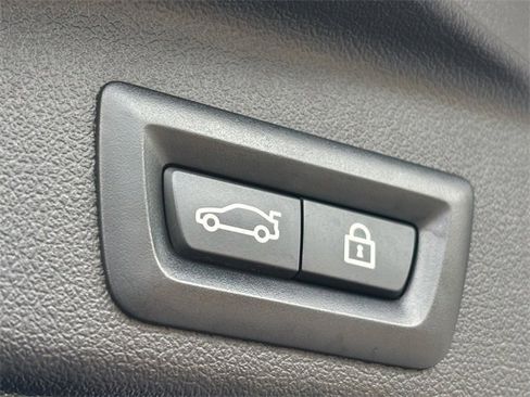 Used 2021 BMW X5 sDrive40i w/ M Sport Package image 16