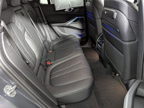 Certified 2024 BMW X6 M60i w/ Dynamic Handling Package image 40