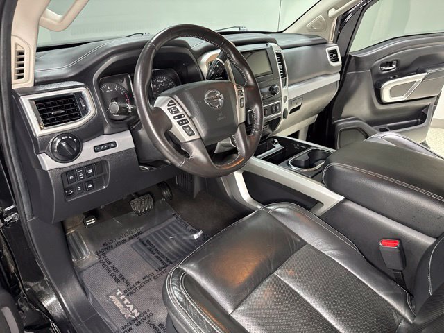Used 2019 Nissan Titan PRO-4X AWD/4WD image 14