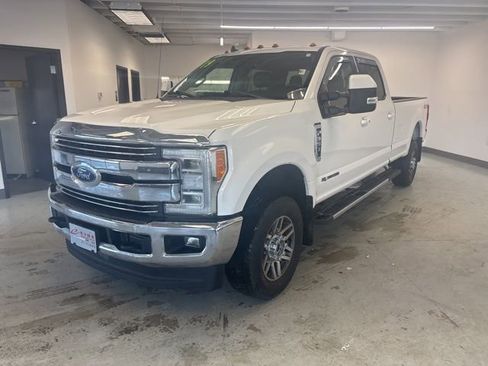 Used 2019 Ford F350 Lariat w/ Lariat Ultimate Package image 4