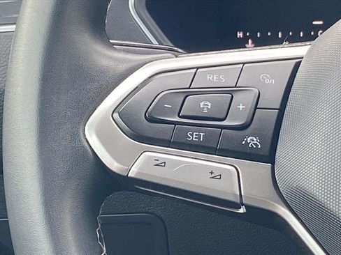 Used 2022 Volkswagen Tiguan SE image 7