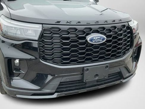 Used 2025 Ford Explorer ST-Line w/ Premium Package RWD image 21