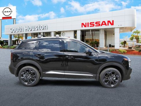 New 2026 Nissan Kicks SR image 5