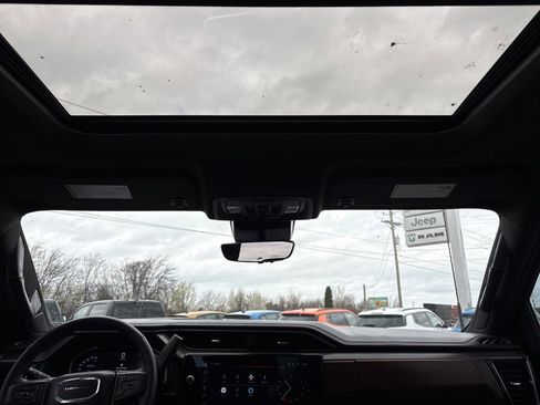 Used 2024 GMC Sierra 3500 Denali Ultimate image 17