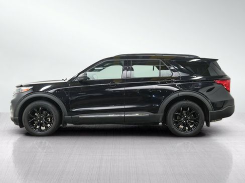Used 2020 Ford Explorer XLT w/ Equipment Group 202A AWD/4WD image 2