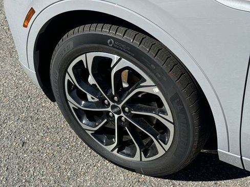 New 2026 Lincoln Nautilus Reserve image 10