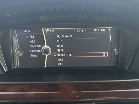 Used 2011 BMW 335i Convertible image 24