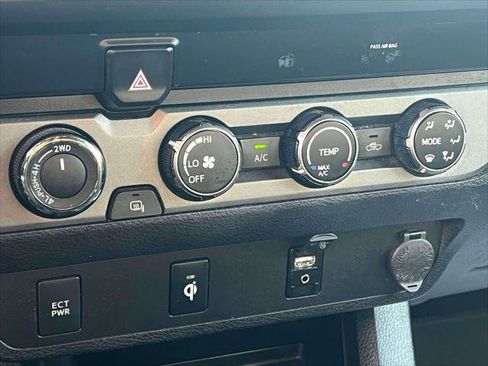 Used 2019 Toyota Tacoma TRD Sport image 29