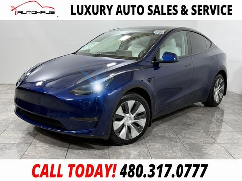 Used 2024 Tesla Model Y Long Range image 1