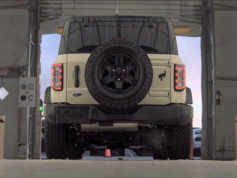 Used 2025 Ford Bronco Outer Banks AWD/4WD image 7