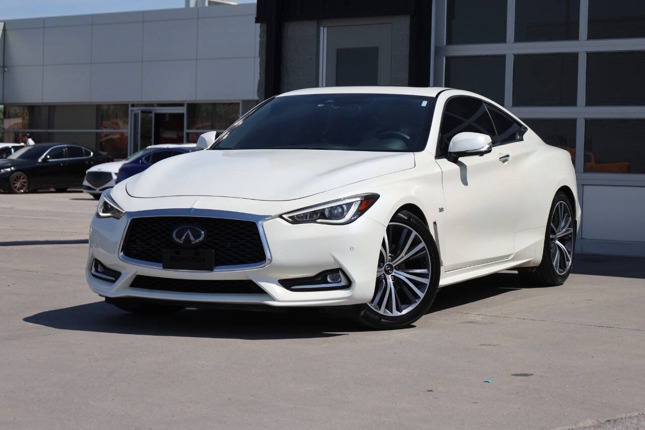Used 2020 INFINITI Q60 3.0t Luxe w/ Essential Package AWD/4WD image 3