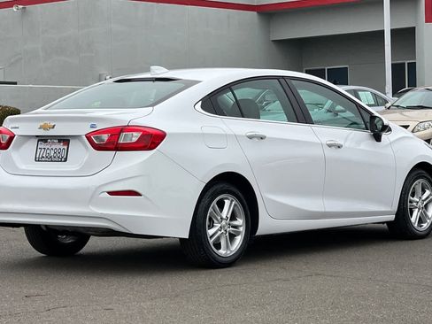 Used 2017 Chevrolet Cruze LT w/ Leather Package image 2