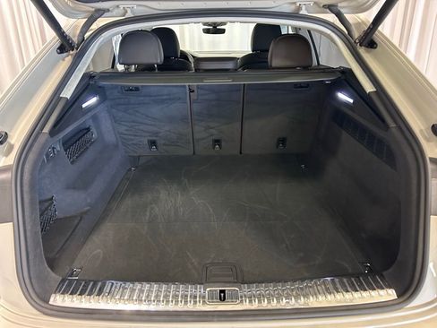 Used 2022 Audi Q8 Prestige AWD/4WD image 29