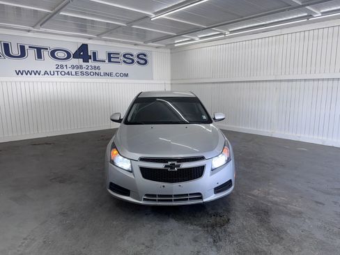 Used 2011 Chevrolet Cruze LT FWD image 2