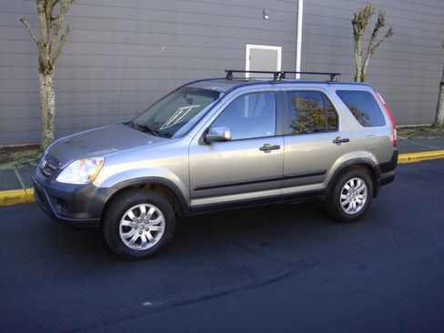 Used 2005 Honda CR-V EX image 1