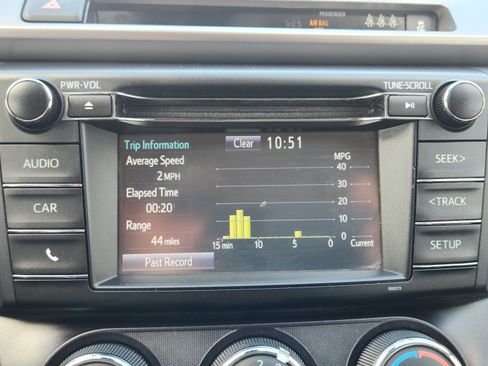 Used 2017 Toyota RAV4 LE FWD image 12