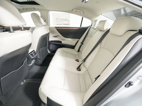 New 2025 Lexus ES 350 w/ Premium Package image 11