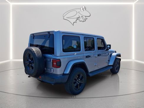 Used 2021 Jeep Wrangler Unlimited Sahara AWD/4WD image 15