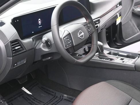 New 2026 Nissan Sentra SR w/ Floor Mat Package FWD image 7