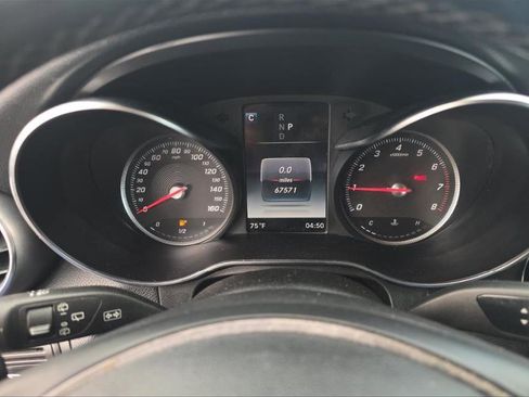 Used 2018 Mercedes-Benz GLC 300 w/ Premium Package image 6