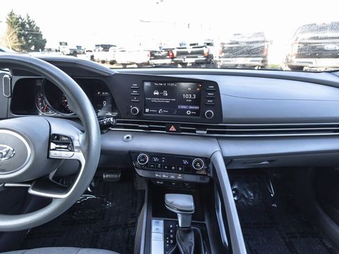 Used 2021 Hyundai Elantra SEL image 30