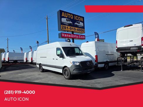 Used 2025 Mercedes-Benz Sprinter 2500 image 1