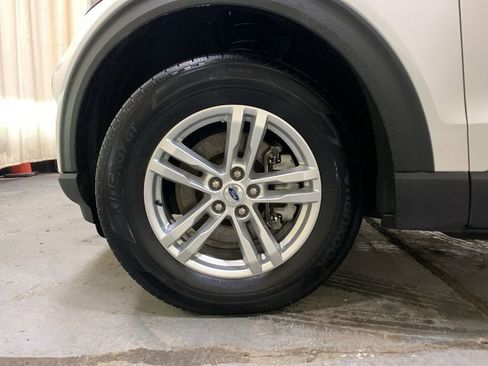 Used 2023 Ford Explorer XLT w/ Equipment Group 202A image 46