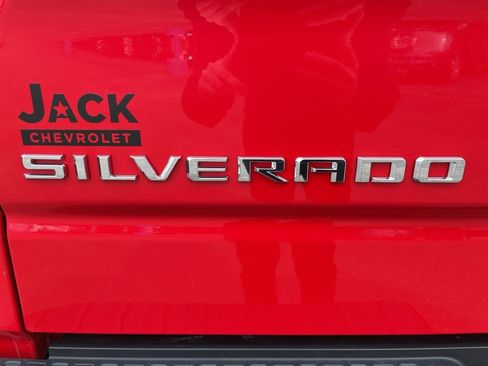 Used 2023 Chevrolet Silverado 1500 LT AWD/4WD image 7