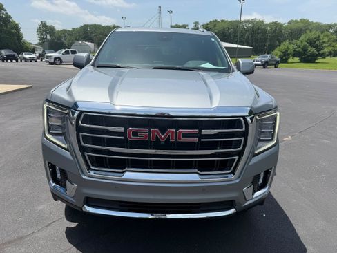 Used 2024 GMC Yukon XL SLT w/ SLT Premium Package AWD/4WD image 8